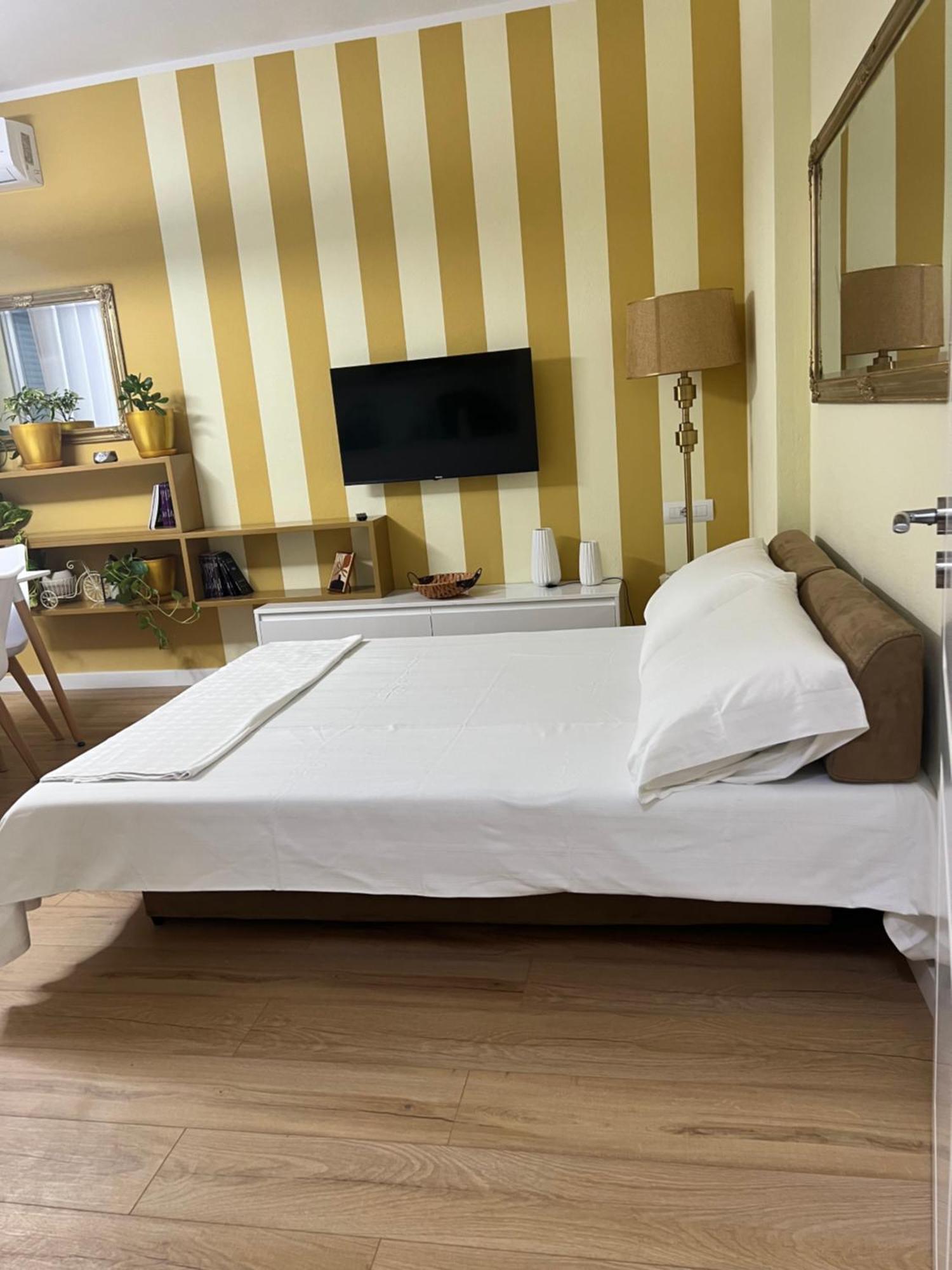 Mel 2 Lungomare Vlore, Albania Apartament